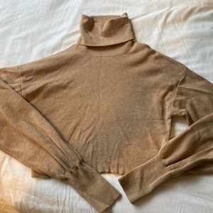 WILFRED // Rebecca Cropped Turtleneck